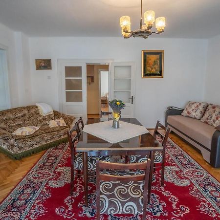 Doi Bujori Apartment Alba Iulia Exterior photo